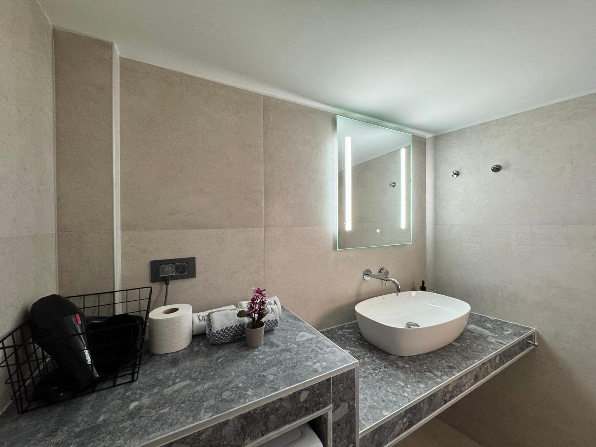 Spacious Apartment Near Monastiraki By Kozy Koala Athene Buitenkant foto